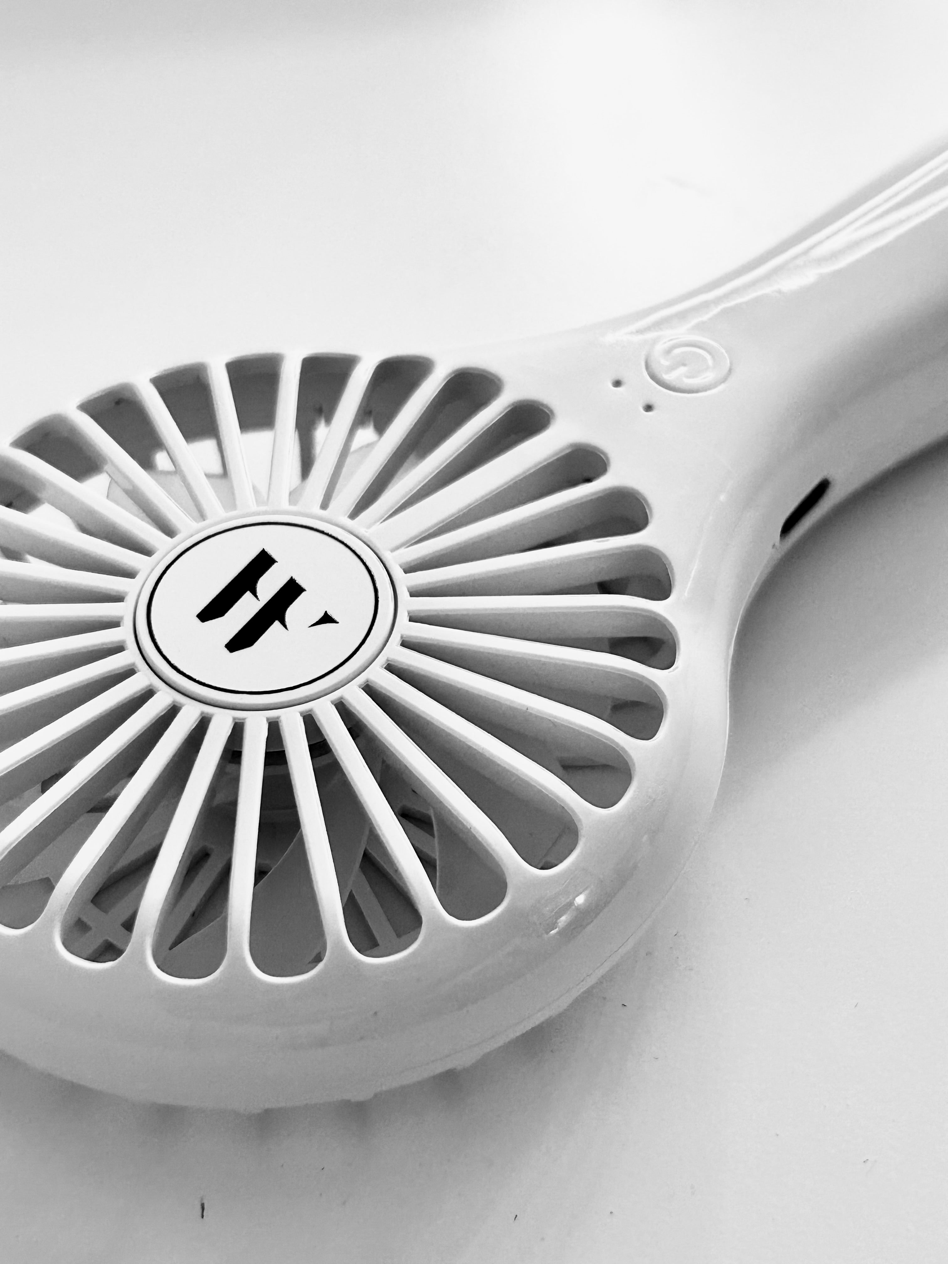 White mini fan