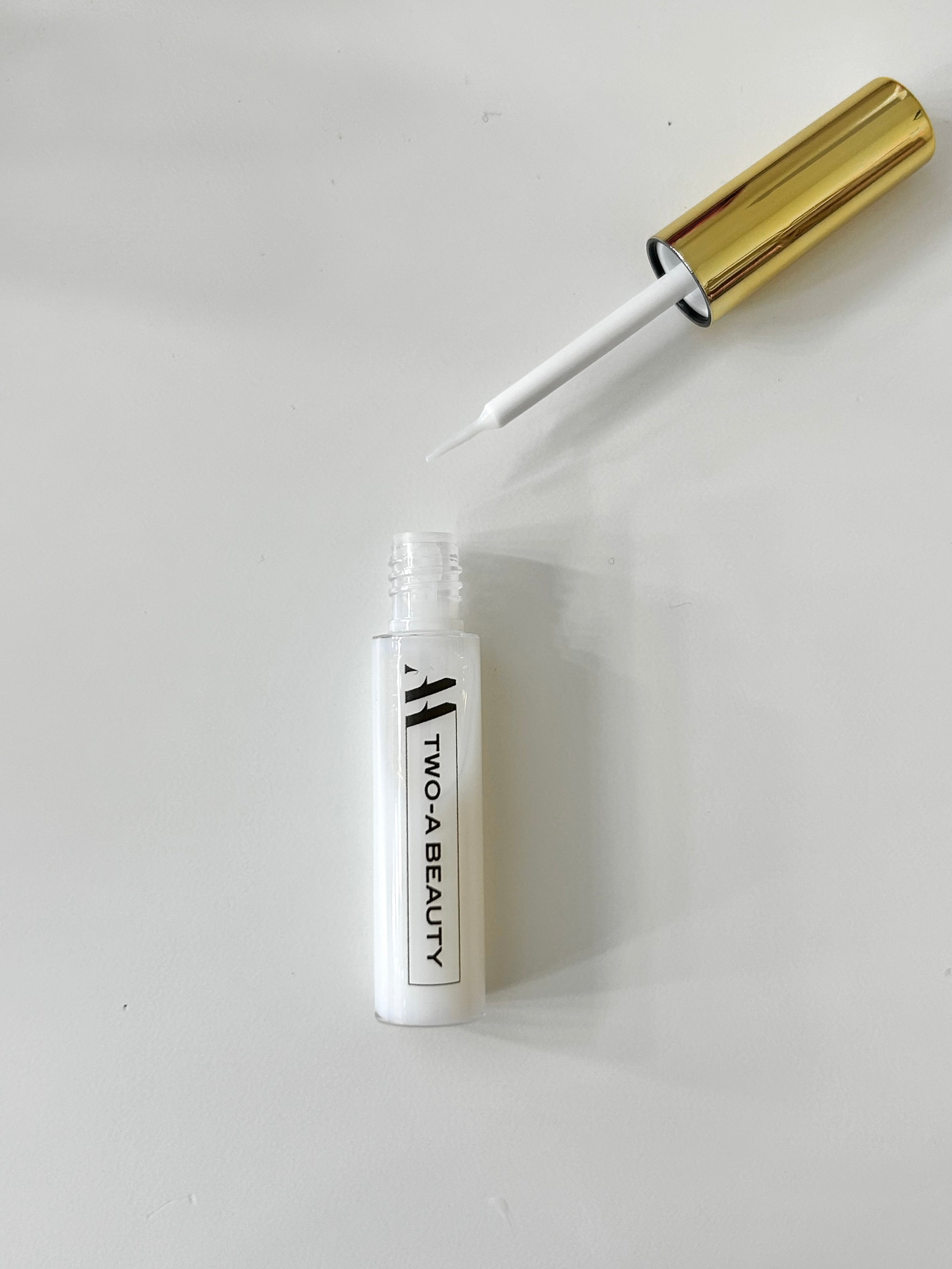 Clear lash glue
